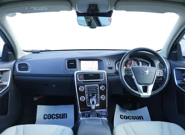 2018 VOLVO V60 D4 CLASSIC FOR SALE IN KENYA full