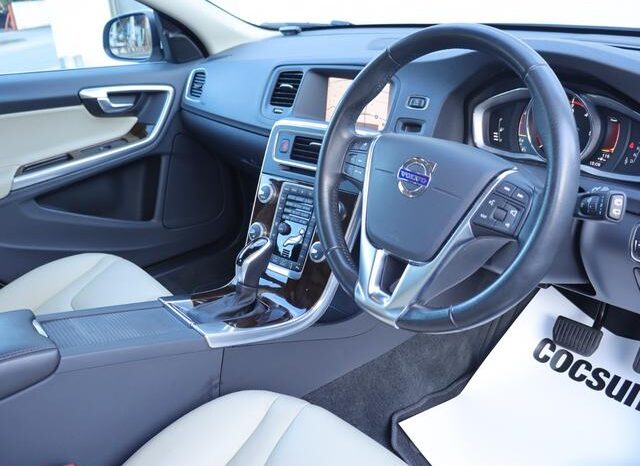 2018 VOLVO V60 D4 CLASSIC FOR SALE IN KENYA full