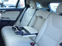 2018 VOLVO V60 D4 CLASSIC FOR SALE IN KENYA full