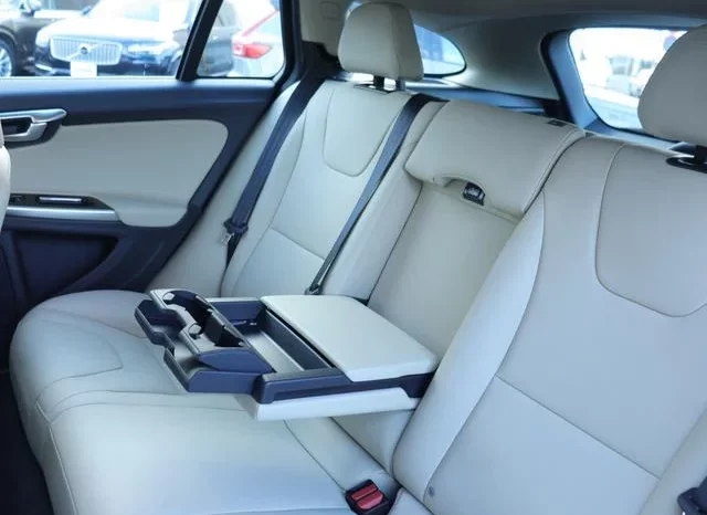 2018 VOLVO V60 D4 CLASSIC FOR SALE IN KENYA full