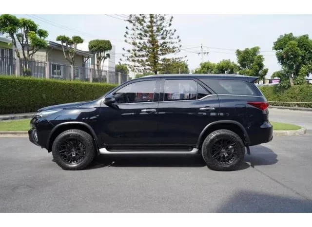 TOYOTA FORTUNER 2018 FOR SALE IN KENYA full