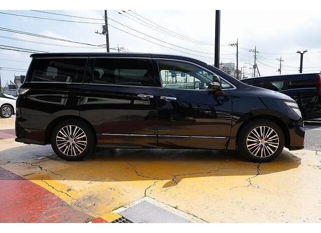 2018 NISSAN ELGRAND FOR Sale In Kenya full