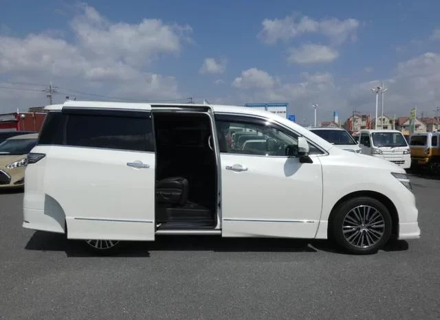 2018 NISSAN ELGRAND 250HIGHWAY STAR For Sale In Kenya full
