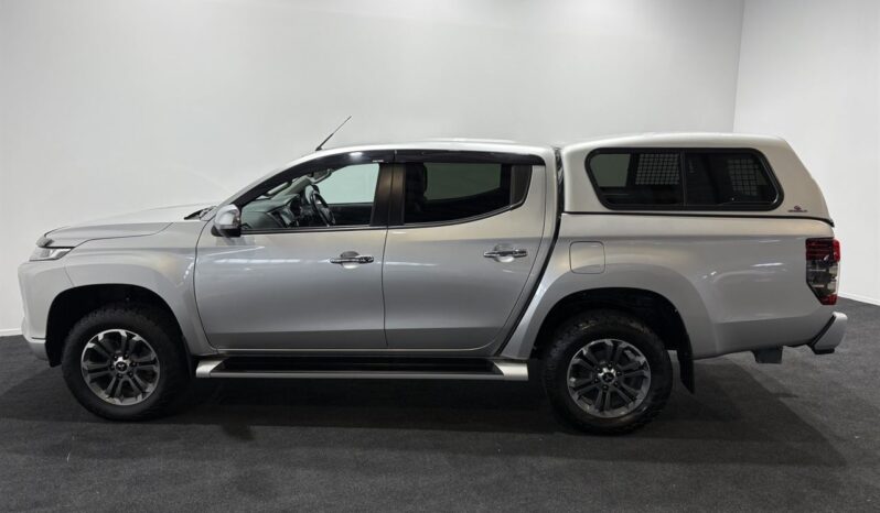 2020 Mitsubishi Triton For Sale in Kenya full