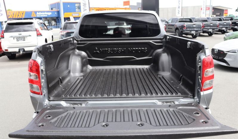 2018 Mitsubishi Triton For Sale in Kenya full