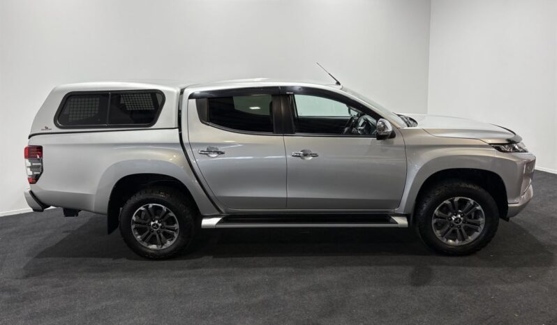 2020 Mitsubishi Triton For Sale in Kenya full