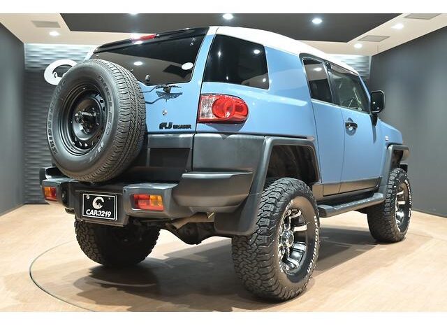 2018 TOYOTA FJ CRUISER OFFROAD PACKAGE FOR SALE IN KENYA full