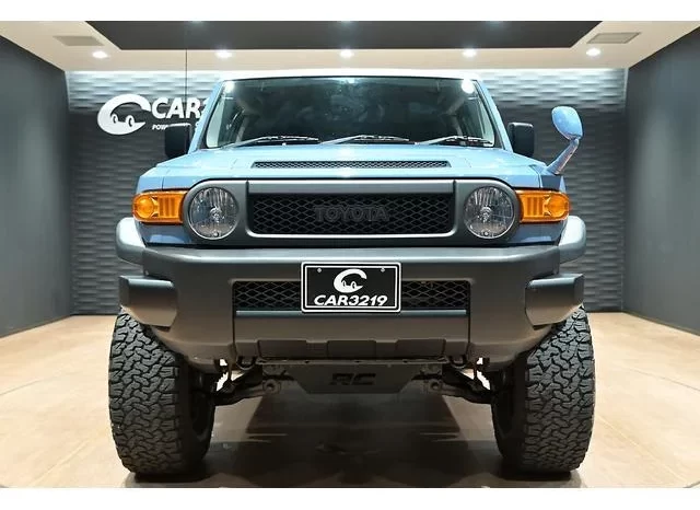 2018 TOYOTA FJ CRUISER OFFROAD PACKAGE FOR SALE IN KENYA full