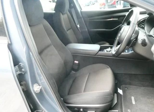 2019 MAZDA3 FASTBACK XD PROACTIVE For Sale In Kenya full