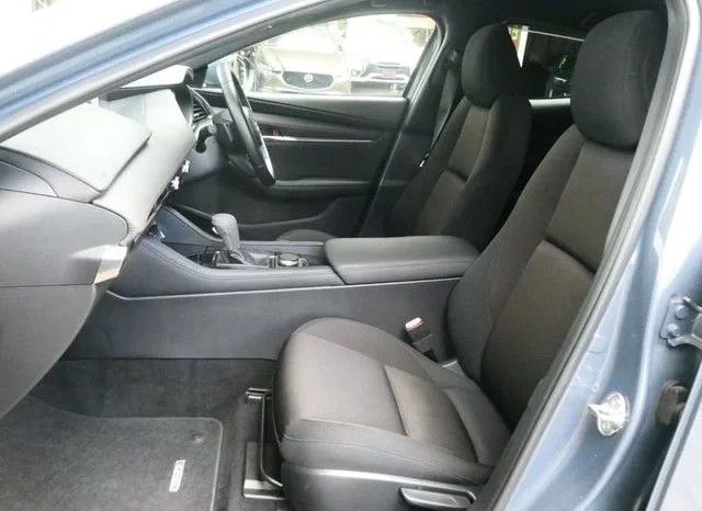 2019 MAZDA3 FASTBACK XD PROACTIVE For Sale In Kenya full