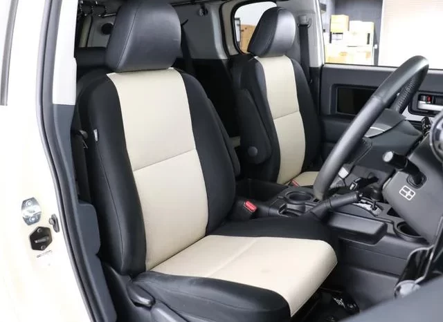 2018 TOYOTA FJ CRUISER FINAL EDITION FOR SALE IN NAIROBI KENYA full