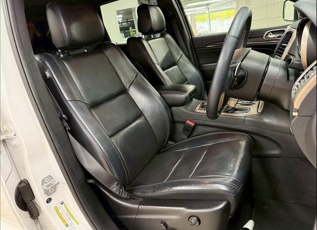2018 Jeep GRAND CHEROKEE For Sale in Kenya full
