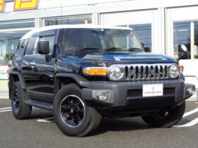 2018 TOYOTA FJ CRUISER BLACK COLOR PACKAGE FOR SALE IN KENYA