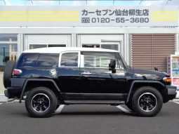 2018 TOYOTA FJ CRUISER BLACK COLOR PACKAGE FOR SALE IN KENYA full