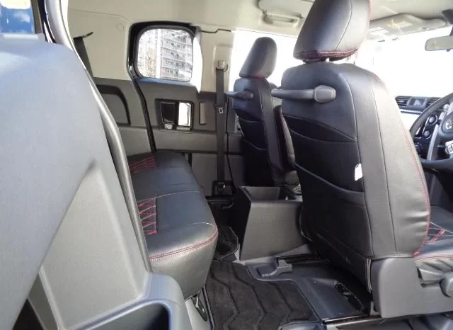 2018 TOYOTA FJ CRUISER BLACK COLOR PACKAGE FOR SALE IN KENYA full
