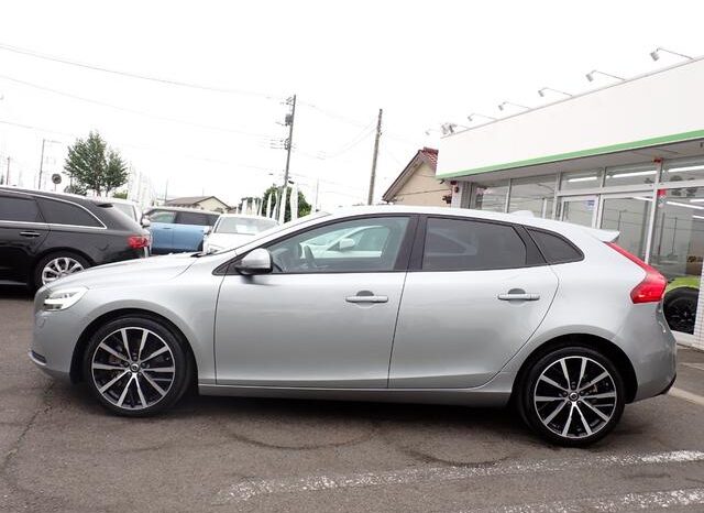 2018 Volvo V40 For Sale in Kenya full
