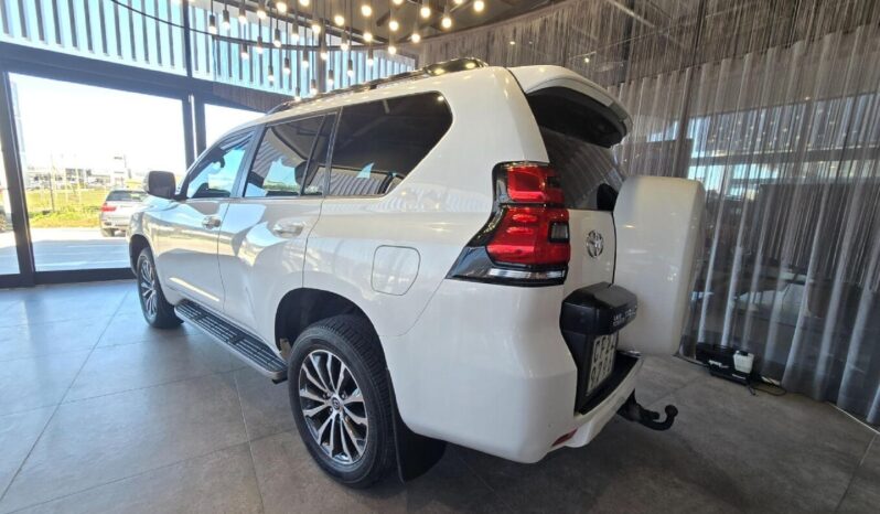 Toyota Land Cruiser Prado VX  2018 For Sale in Kenya full