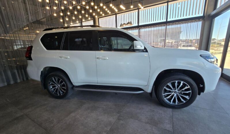 Toyota Land Cruiser Prado VX  2018 For Sale in Kenya full