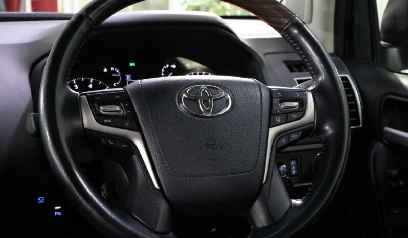 2020 Toyota Land Cruiser Prado 4.0 V6 VX-L Auto For Sale In Nairobi full