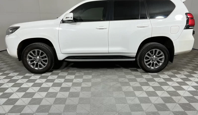 2020 Toyota Prado Vx-L 2.8gd Auto For Sale in Nairobi full