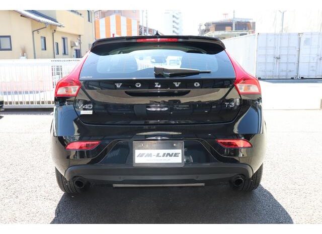 2018 Volvo V40 For Sale in Kenya full