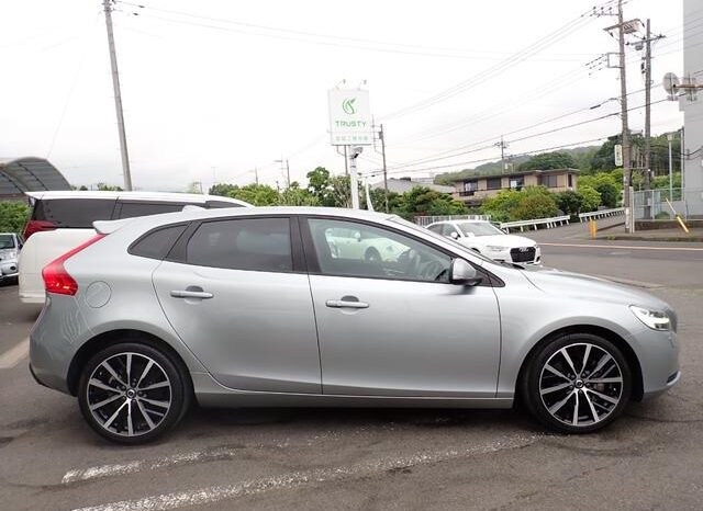 2018 Volvo V40 For Sale in Kenya full