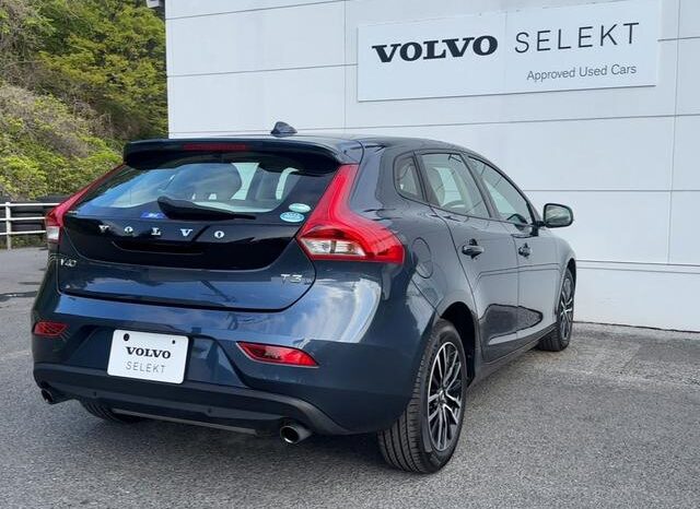 2020 Volvo V40 For Sale in Kenya full