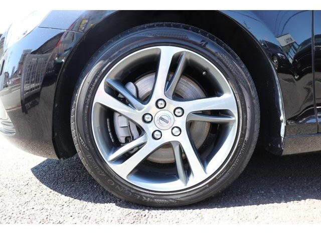 2018 Volvo V40 For Sale in Kenya full