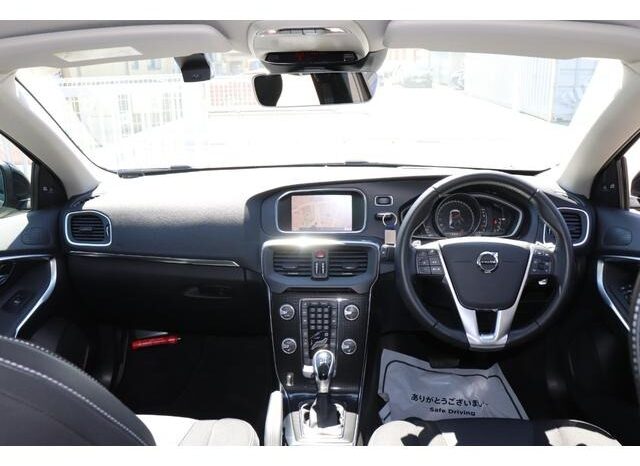 2018 Volvo V40 For Sale in Kenya full