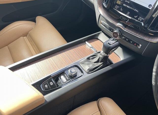 2020 Volvo XC60 For Sale in Kenya full