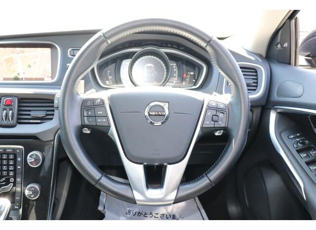 2018 Volvo V40 For Sale in Kenya full