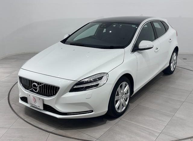 2020 Volvo V40 For Sale in Kenya full