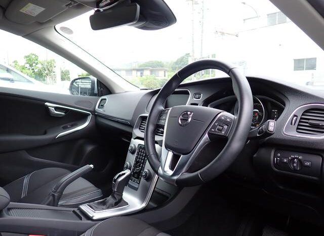 2018 Volvo V40 For Sale in Kenya full