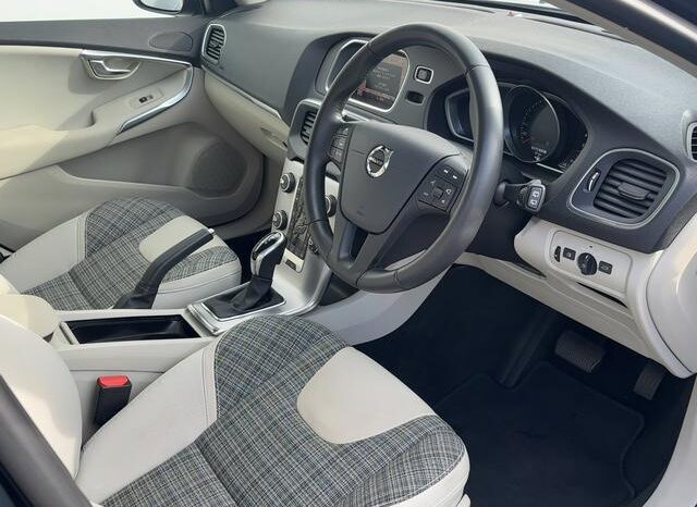 2020 Volvo V40 For Sale in Kenya full