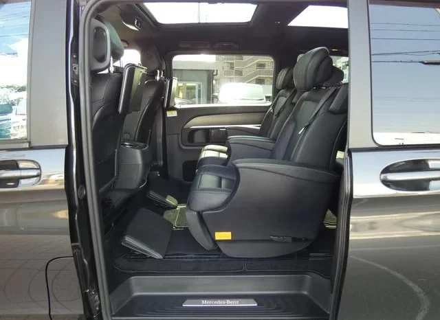 2020 MERCEDES BENZ V-CLASS V260 AVANTGARDE FOR SALE IN KENYA full