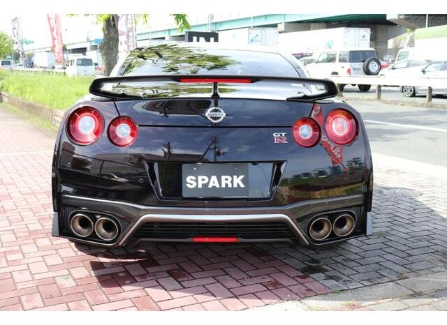 2019 NISSAN GT-R  FOR SALE IN KENYA full