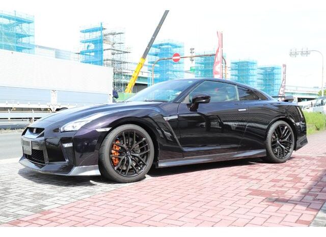 2019 NISSAN GT-R  FOR SALE IN KENYA full