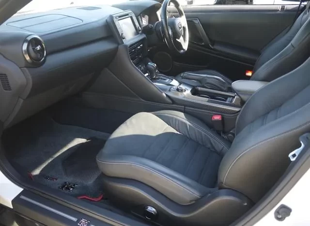 2018 NISSAN GT-R PURE EDITION FOR SALE IN KENYA full