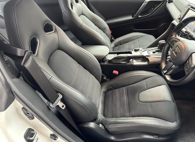 NISSAN GT-R PREMIUM EDITION 2019 FOR SALE IN KENYA full