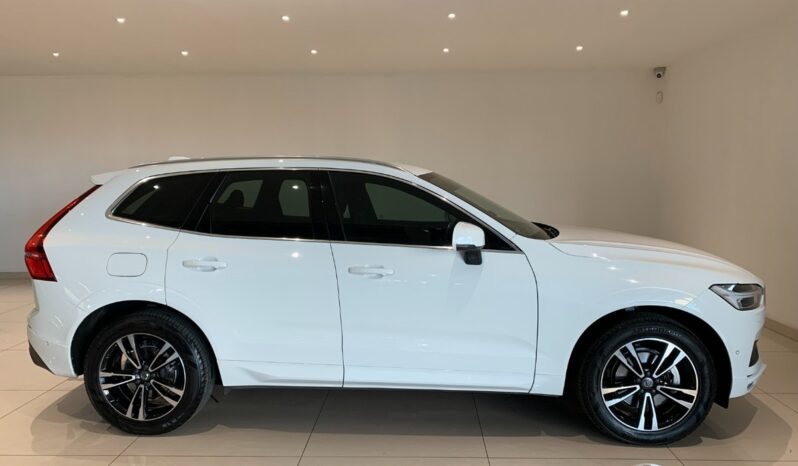 2020 Volvo XC60 D4 Momentum full