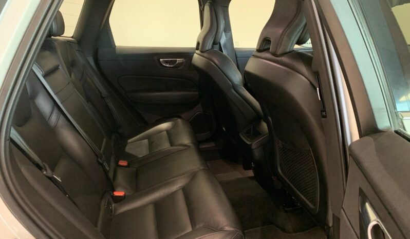 2020 Volvo XC60 D4 Momentum full