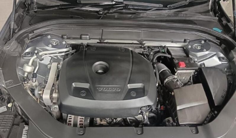 2020 Volvo XC60 T5 Momentum full