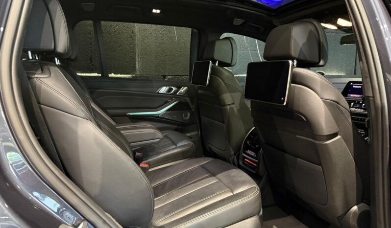 2019 BMW X7 For Sale in Kenya full