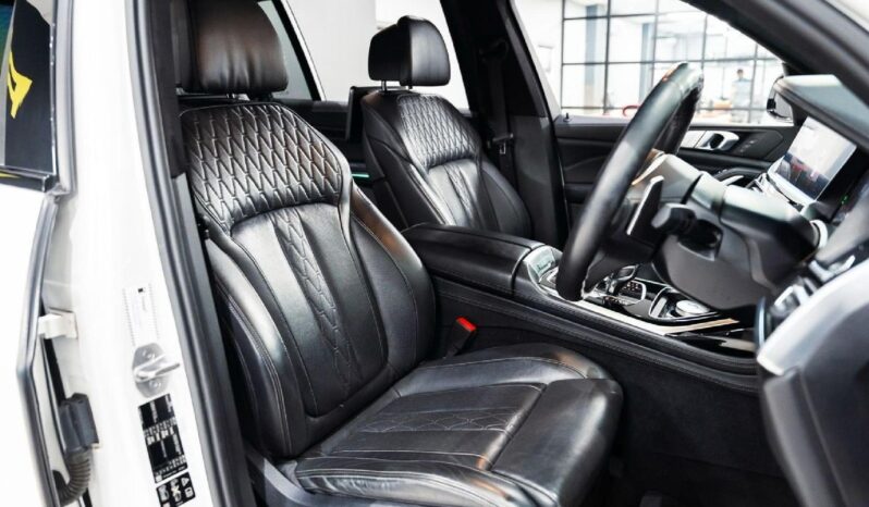 2020 BMW X7 For Sale in Kenya full