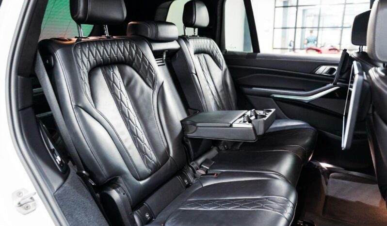 2020 BMW X7 For Sale in Kenya full