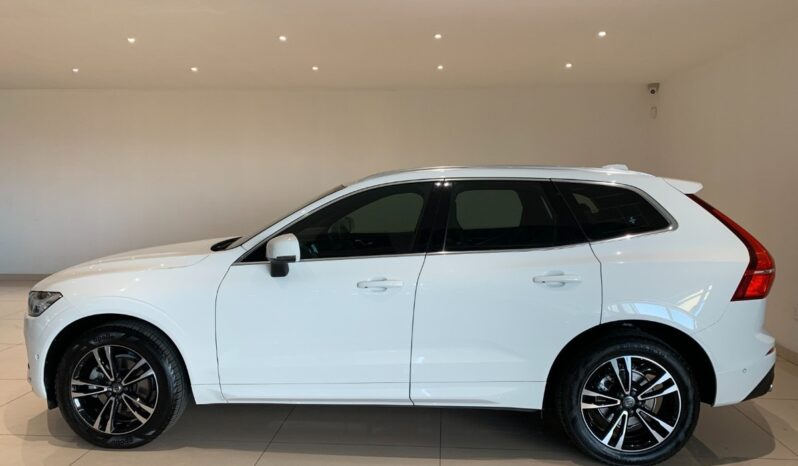 2020 Volvo XC60 D4 Momentum full