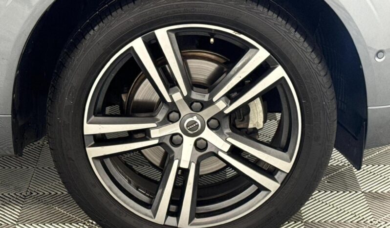 2019 Volvo XC60 T5 Momentum full