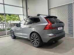 2020 Volvo XC60 T5 Momentum full