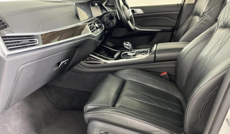 2019 BMW X7 For Sale in Kenya full