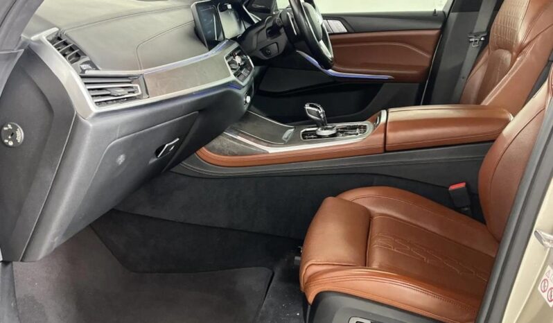 2019 BMW X7 For Sale in Kenya full